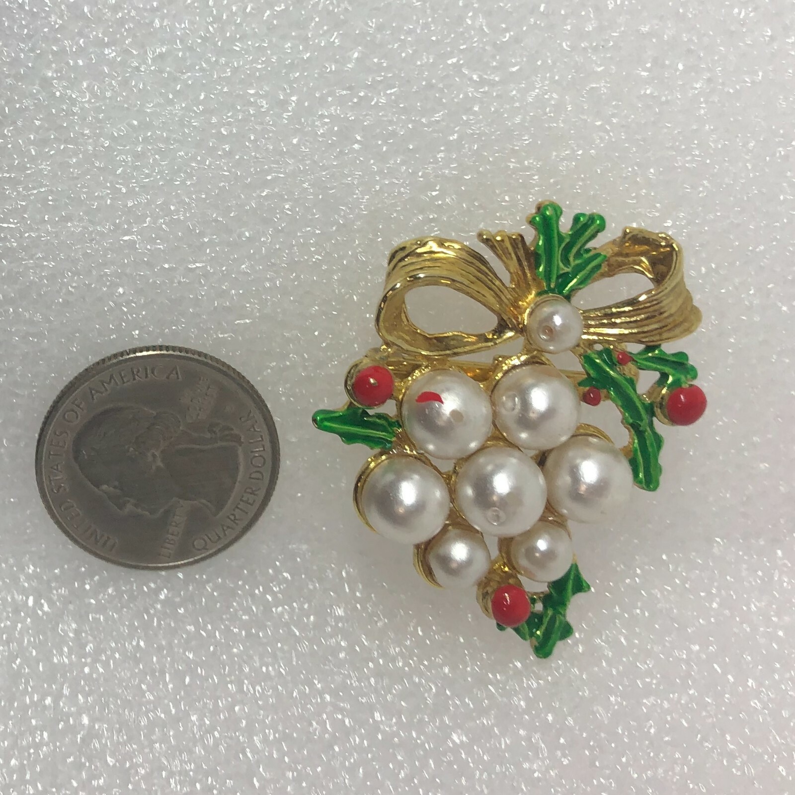 Christmas Bow w/ Holly & Faux Pearls Brooch Pin