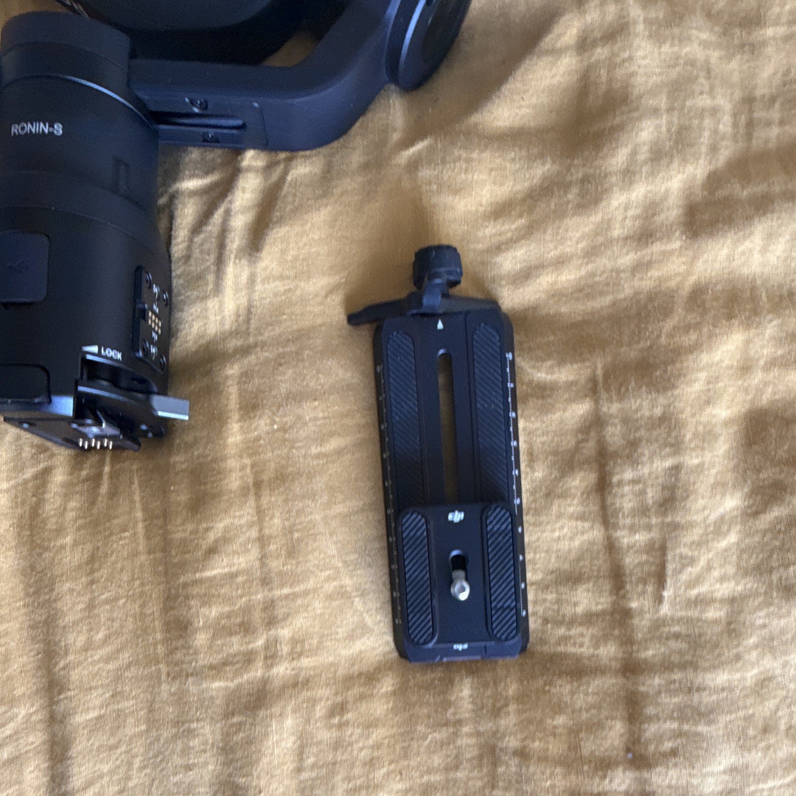 DJI Ronin-S 3-Axis Handheld Camera Gimbal Stabilizer, Quick Release Plate