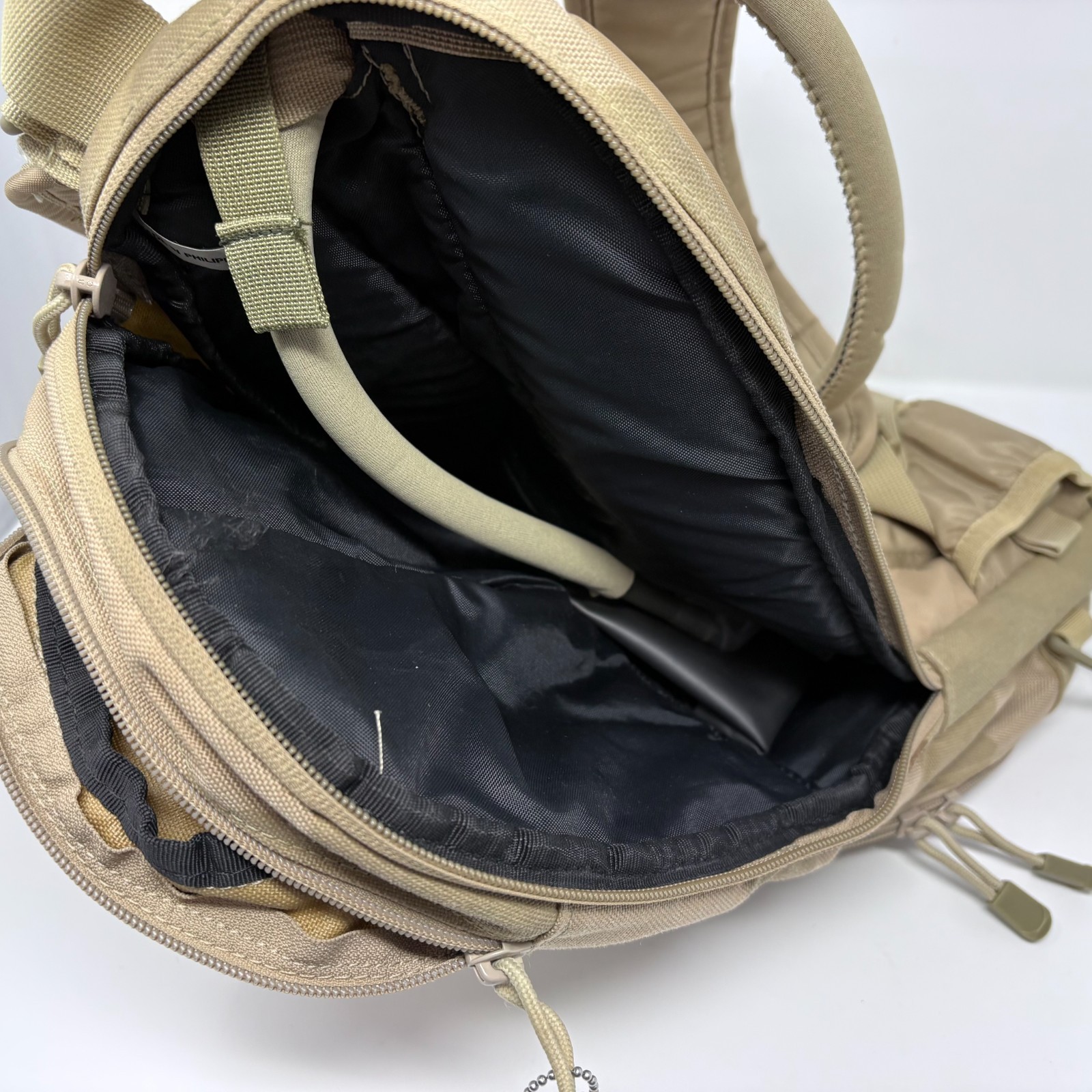 Camelbak Maximum Gear Hydration Backpack w/ 3 Liter Bladder Camo 18"