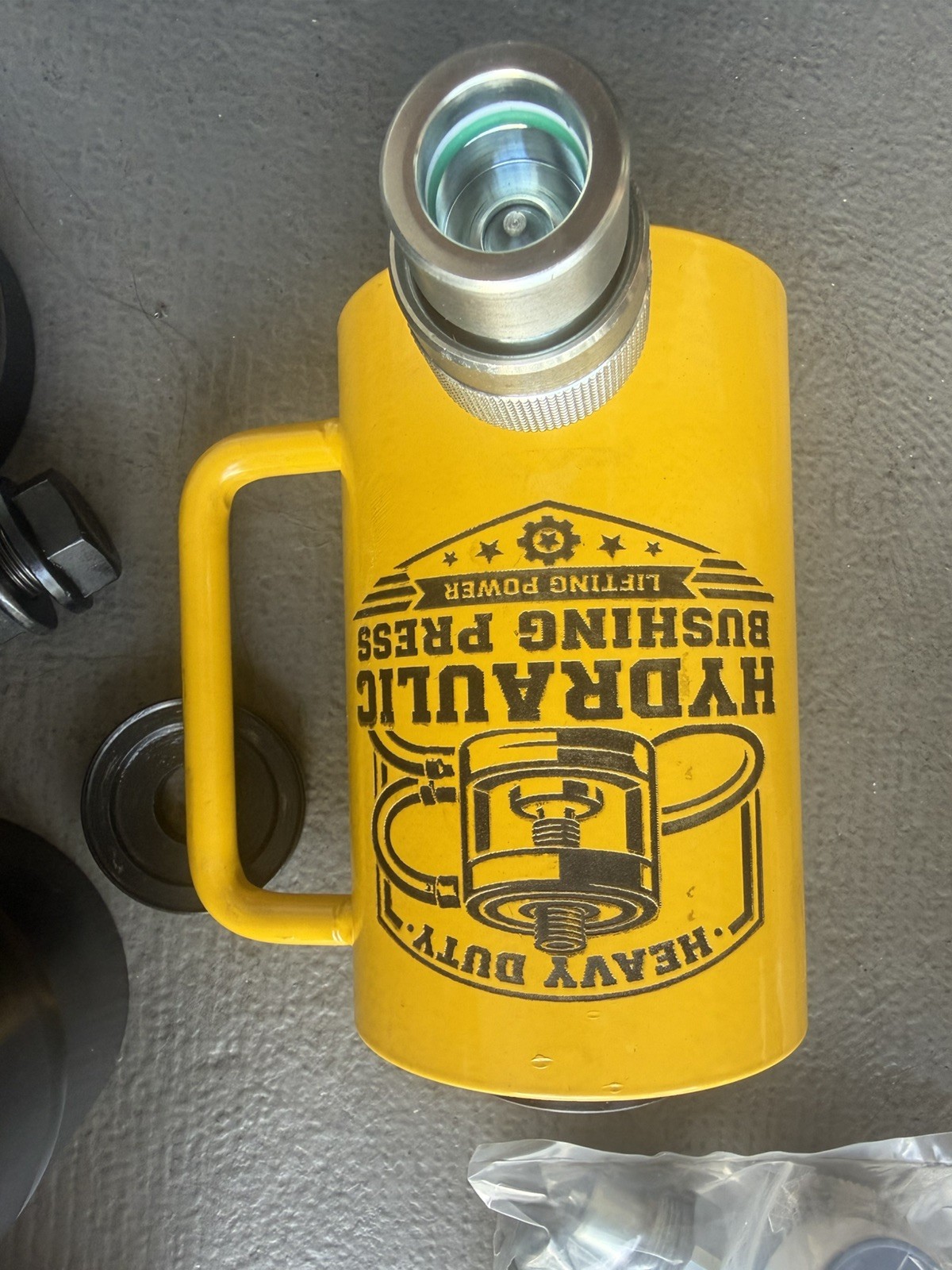 Truck bushing extractor