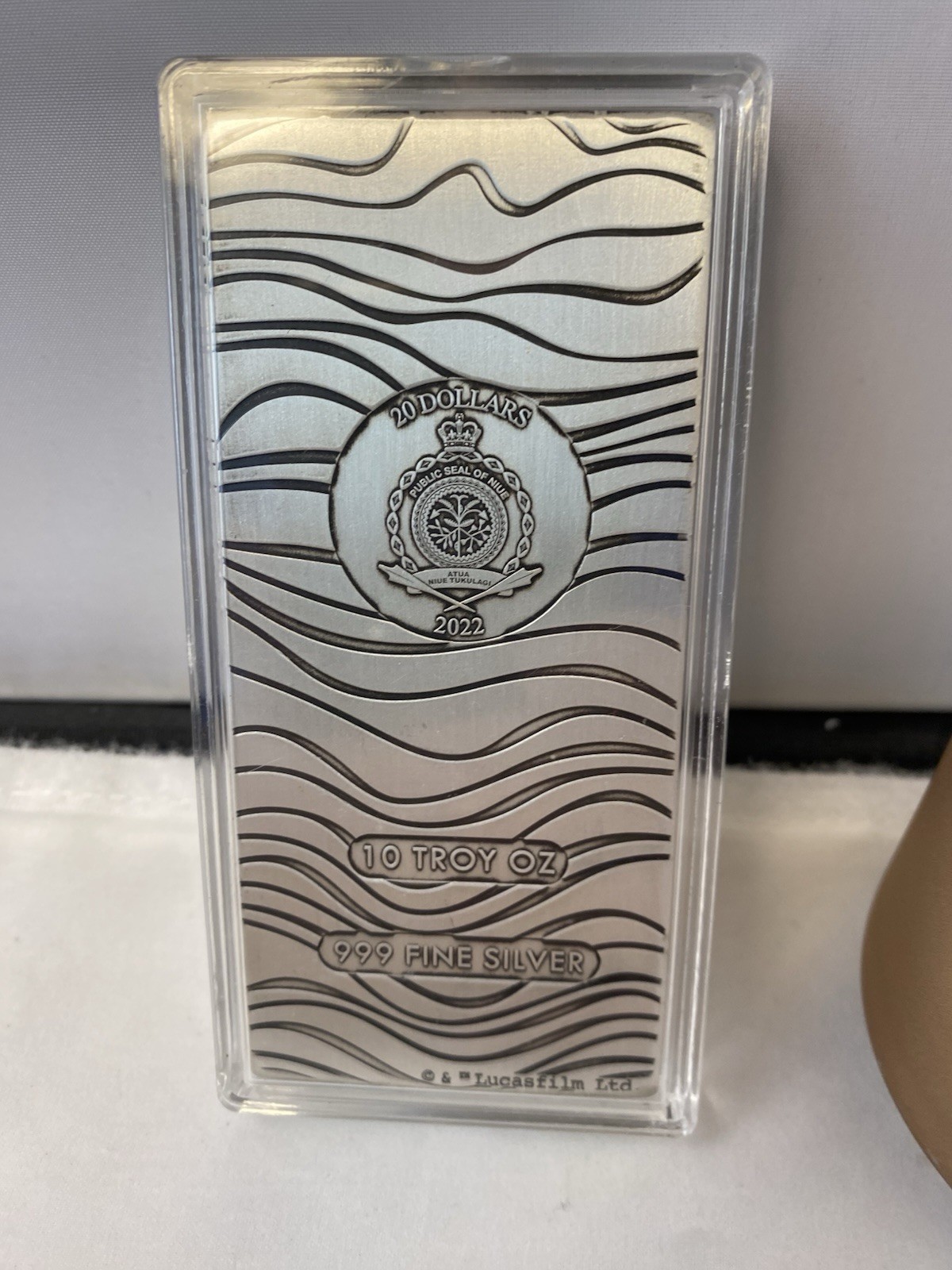 Star Wars 2022 Niue $20 Beskar Mandalorian Grogu  Bar 10 troy oz . Silver