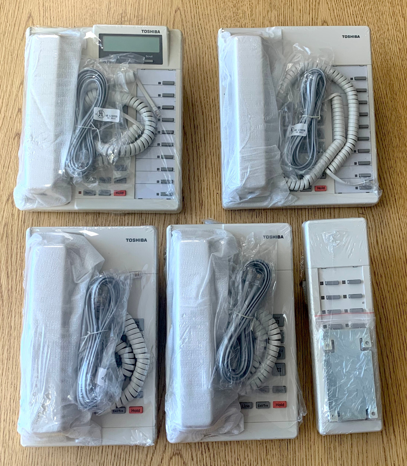 Lot Toshiba DKT2000 Series Digital Phones, Cleaned Tested, New Handsets