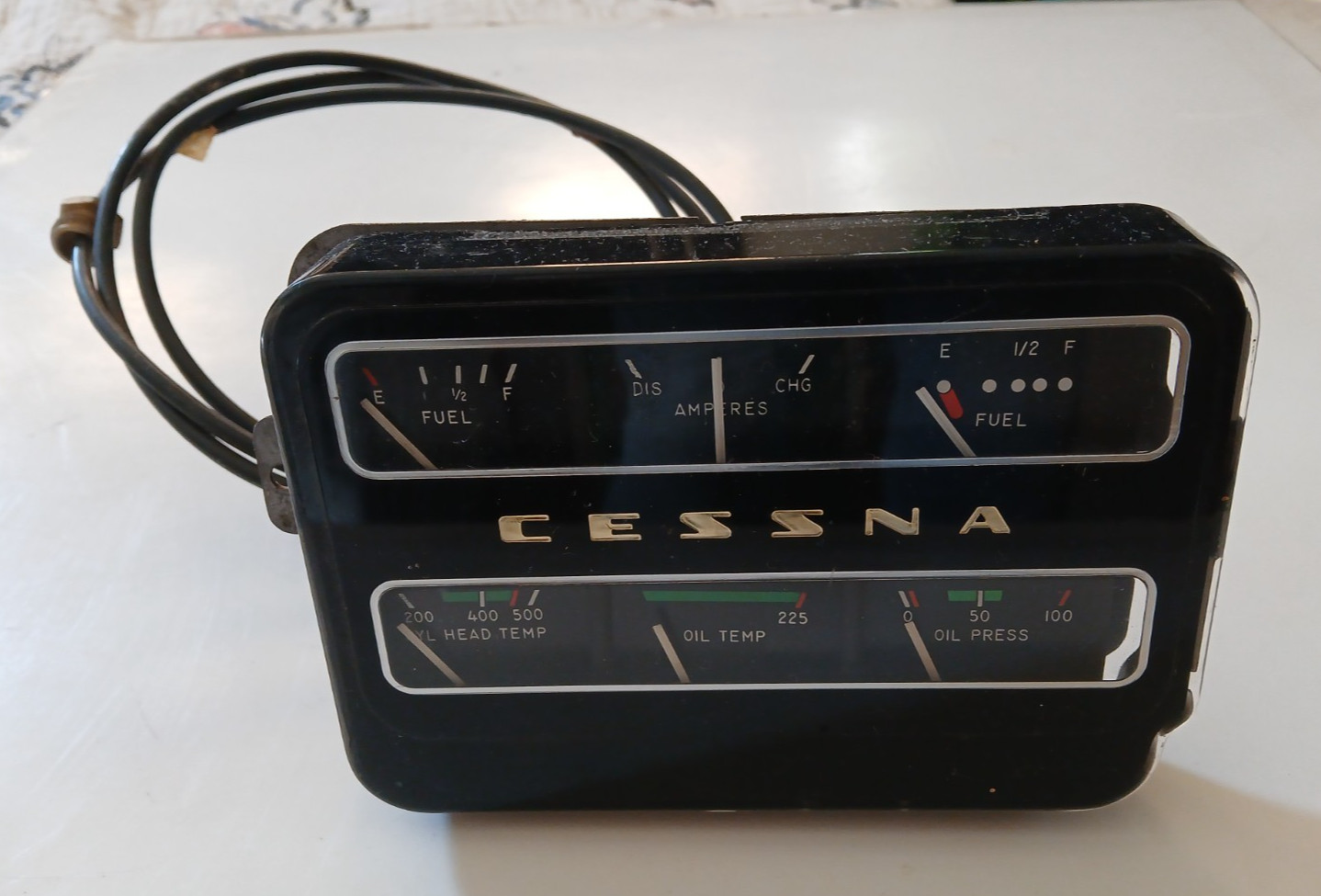 OLD VINTAGE CESSNA INSTRUMENT PANEL GAUGES 182 STEWART WARNER AIRPLANE PARTS