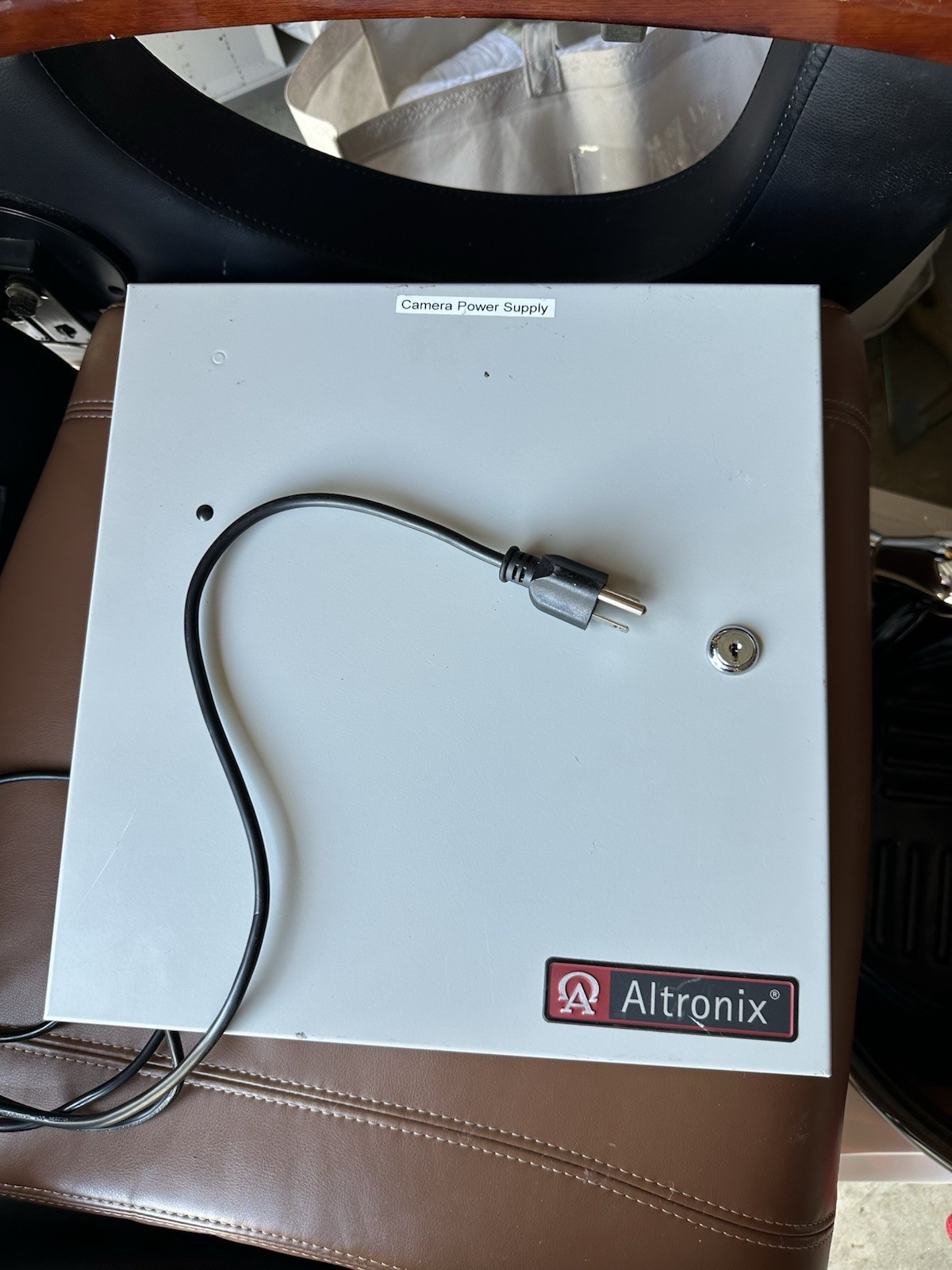 Altronix ALTV615DC616UL3 CCTV Power Supply, 16 Fused Outputs, 6-15VDC 6A, 115VAC