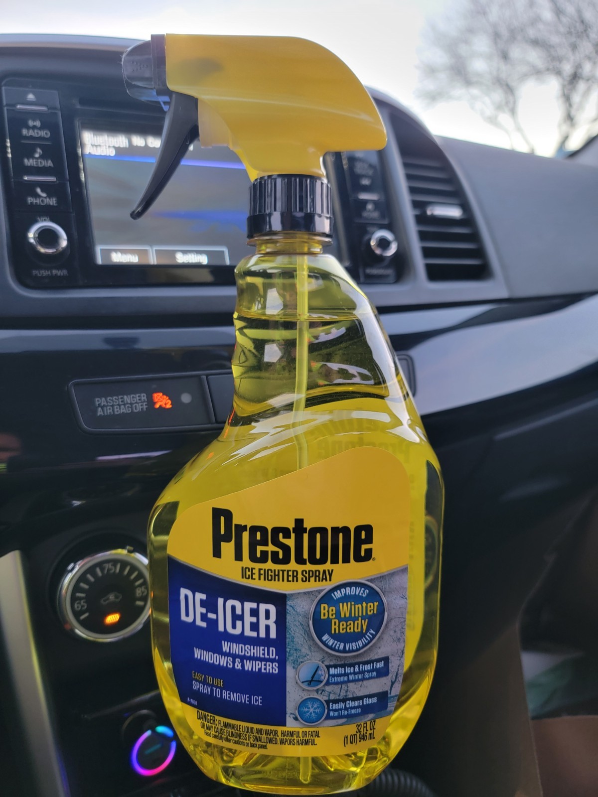 Prestone De-Icer Ice Fighter Spray for windshield, windows,& wipers 32 oz Bottle