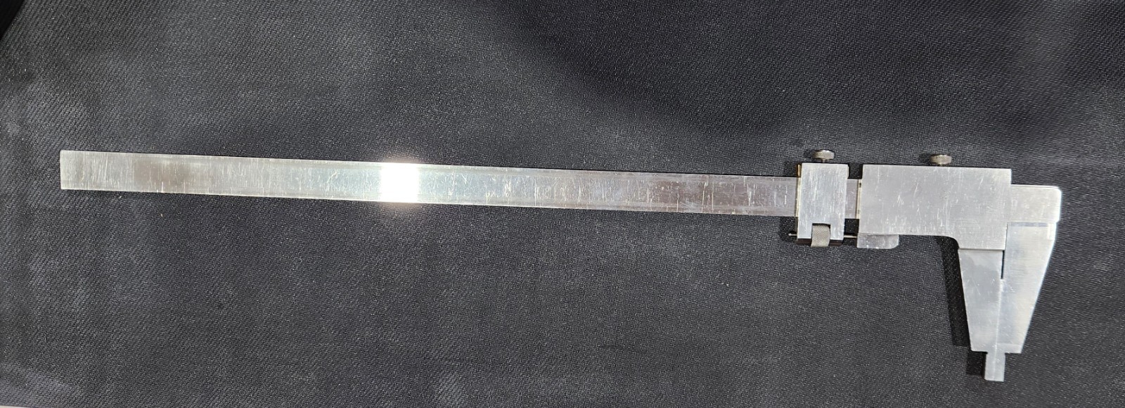 MITUTOYO 18" VERNIER CALIPERS INSIDE/OUTSIDE STAINLESS JAPAN With Case