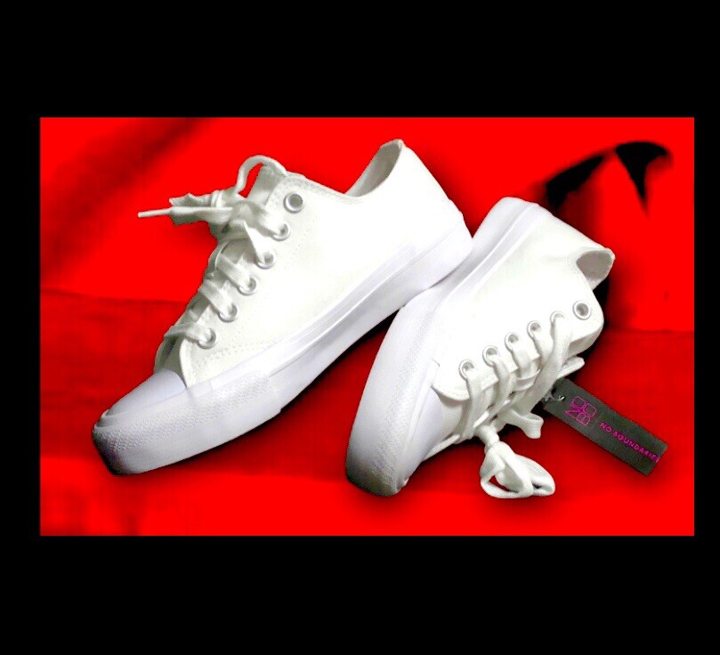 No Boundaries White Cotton Canvas Sneaker Shoes w Memory Foam,Rubber Toe, SIZE 8