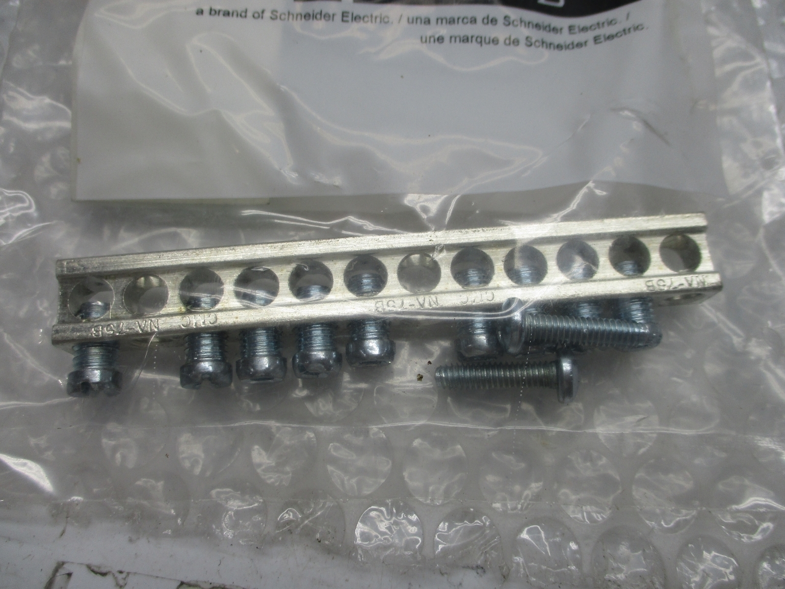 SQUARE D 40559-373-50/51 GROUNDING BAR KIT LOT OF 11 NSMP