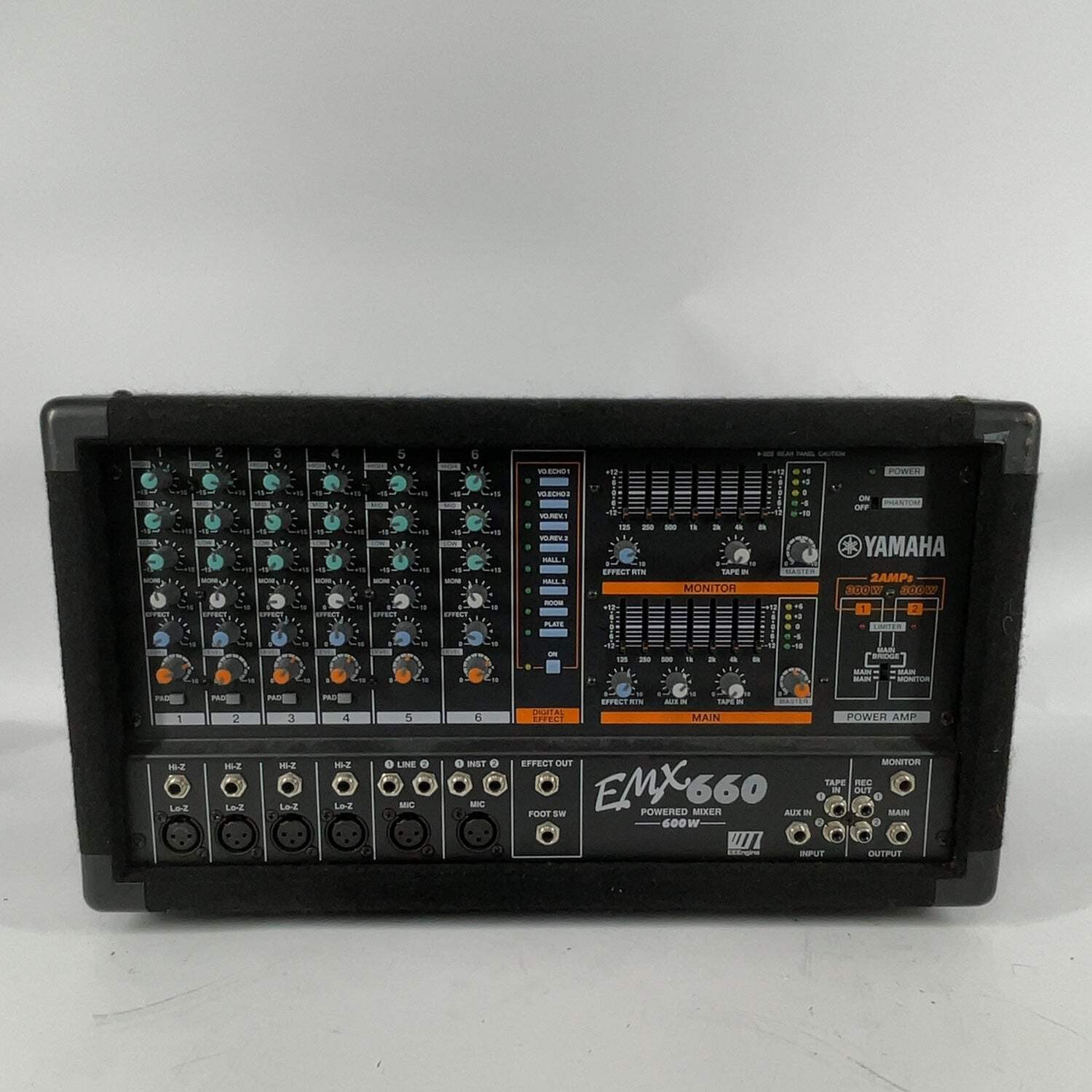 Yamaha EMX 660 600W 1/4" TS Jacks (6.35 mm) 6 Channel Powered Mixer EMX660