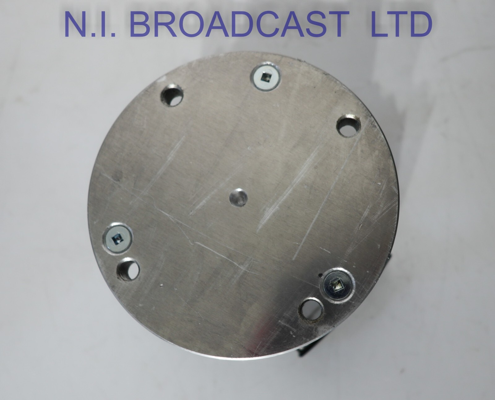 1x tripod pedestal flat base  to 100mm bowl adapter