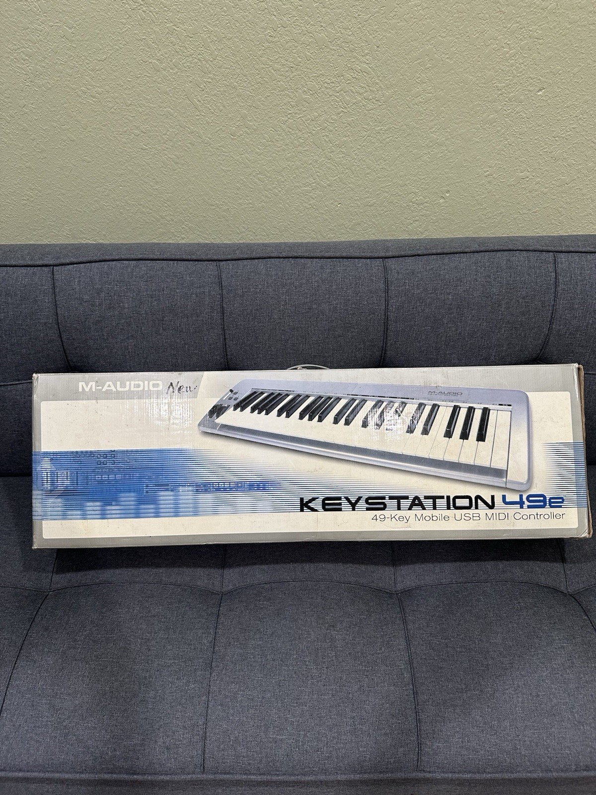 M-Audio Keystation 49e 49-Key USB MIDI Keyboard Controller Pitch Modulation