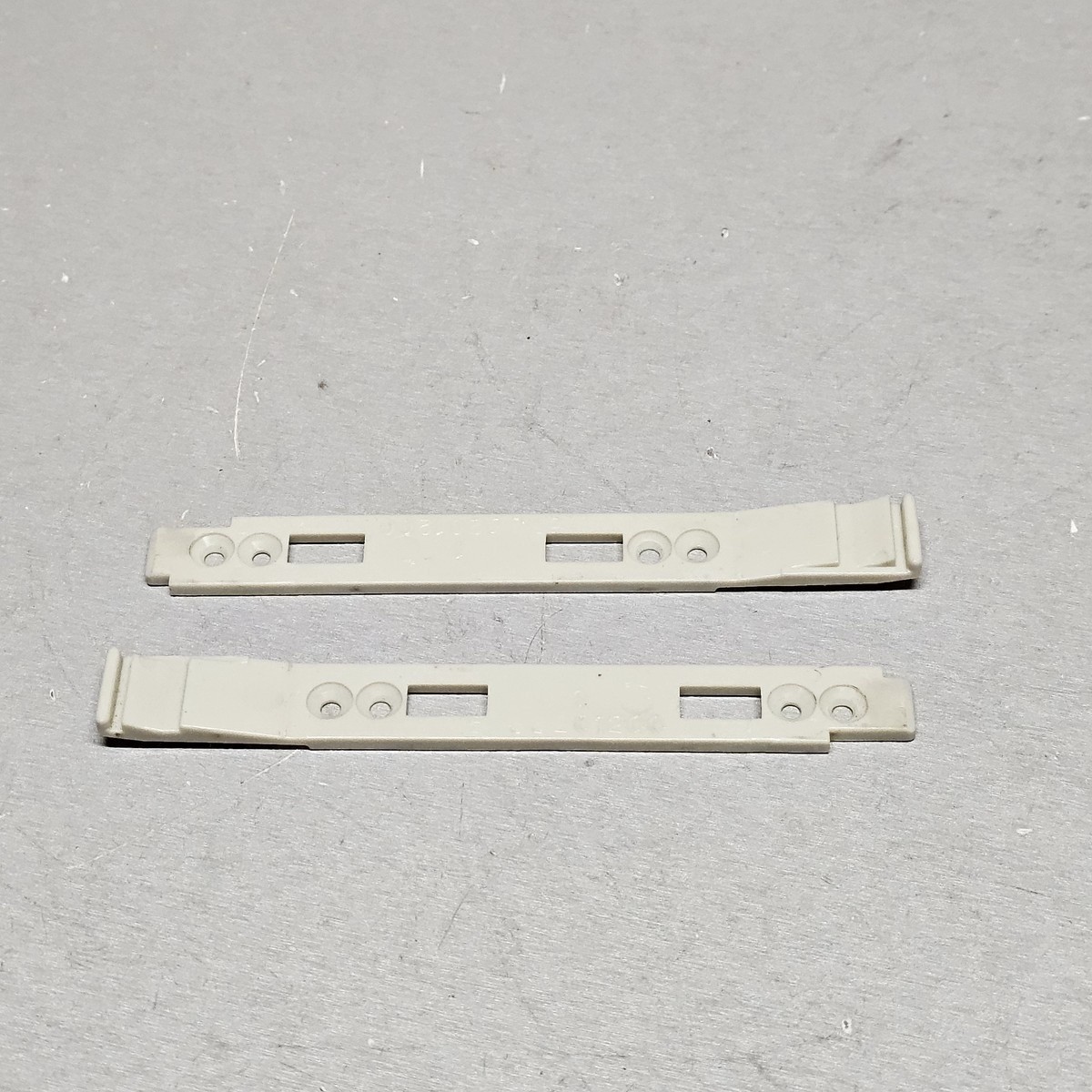 3.5 Hard drive Caddy Sled Adaptor Clip Retainer
