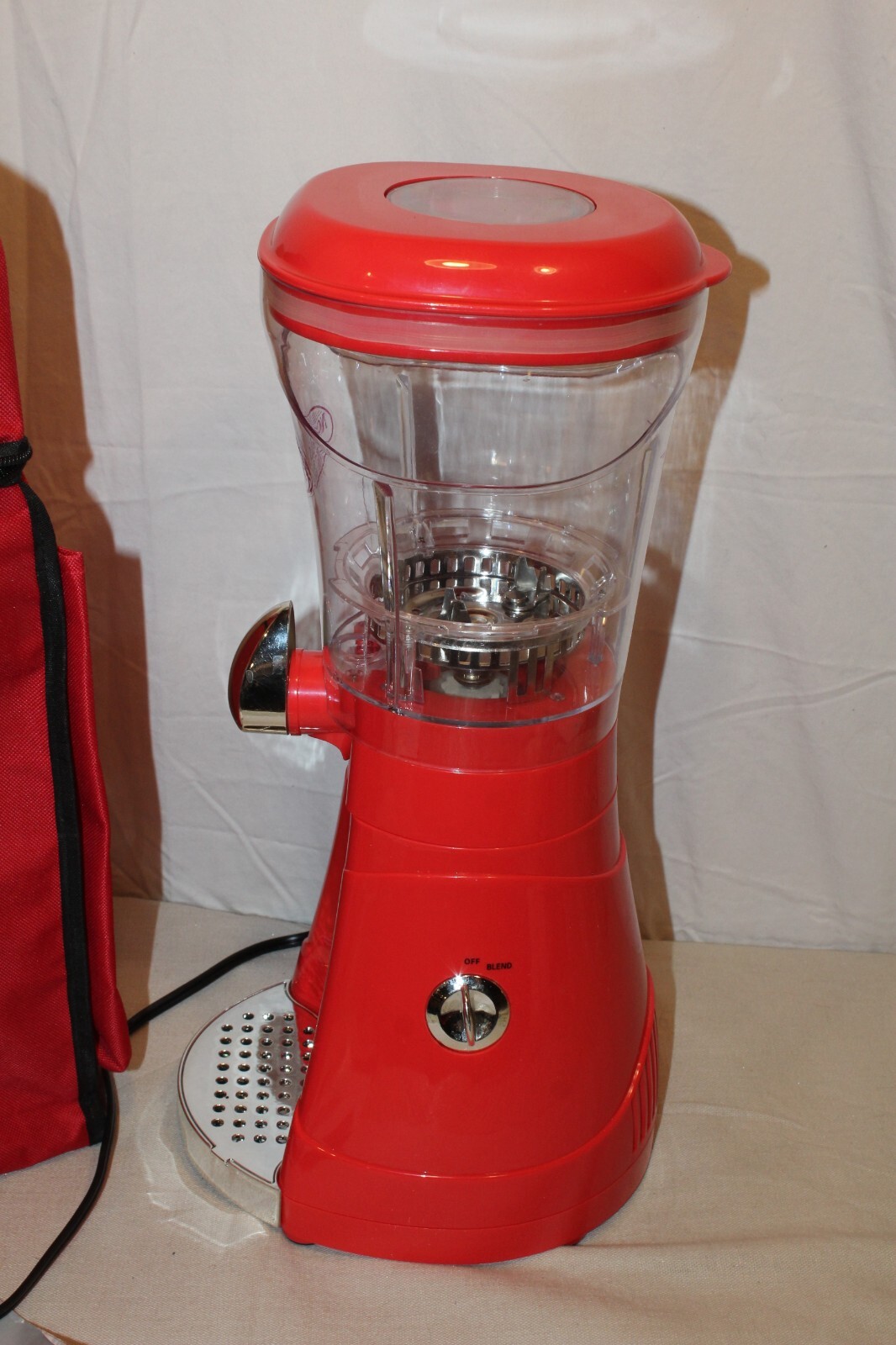 Nostalgia Electrics CARIBBEAN CHILLER Frozen Drink Slush Maker & Carry Bag MSB64