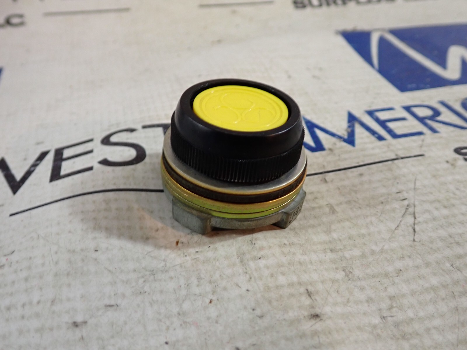 Clark J4B Yellow Pushbutton Panel Mount Control Unit Type H