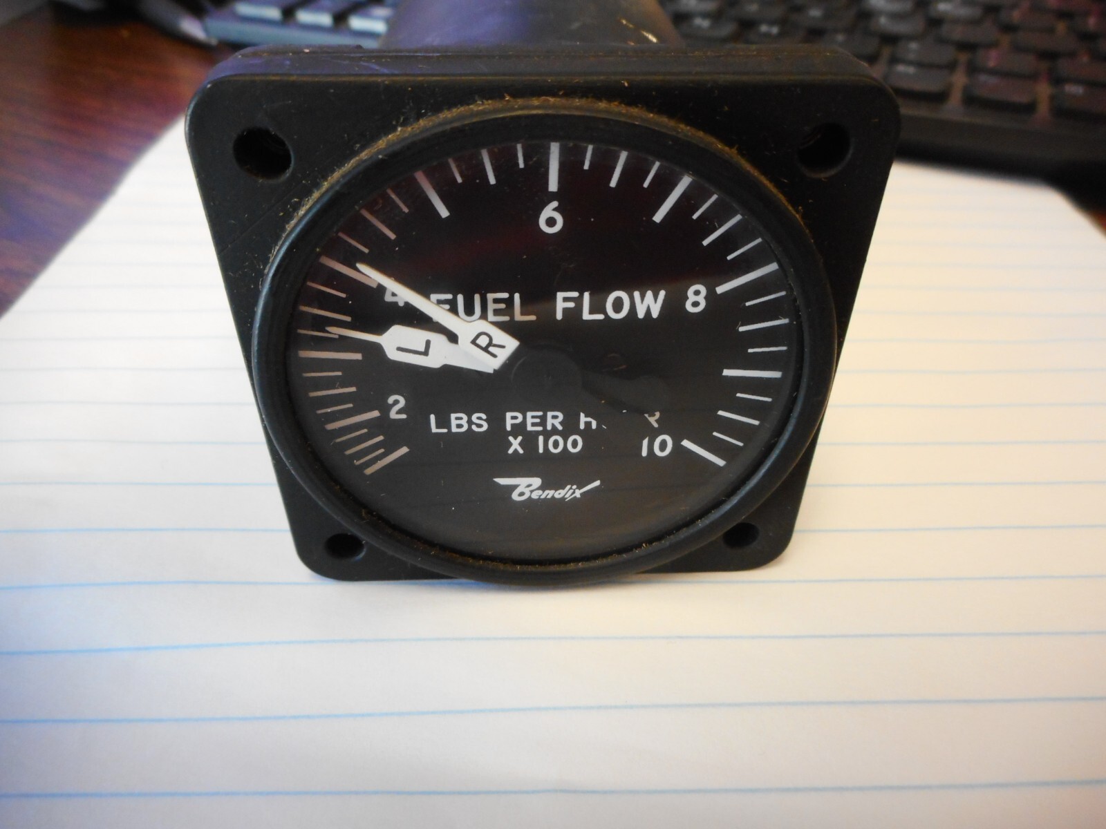 Bendix Autosyn Indicator Fuel Flow Gauge 26v 400 cycles 6802-b23a-85-A1