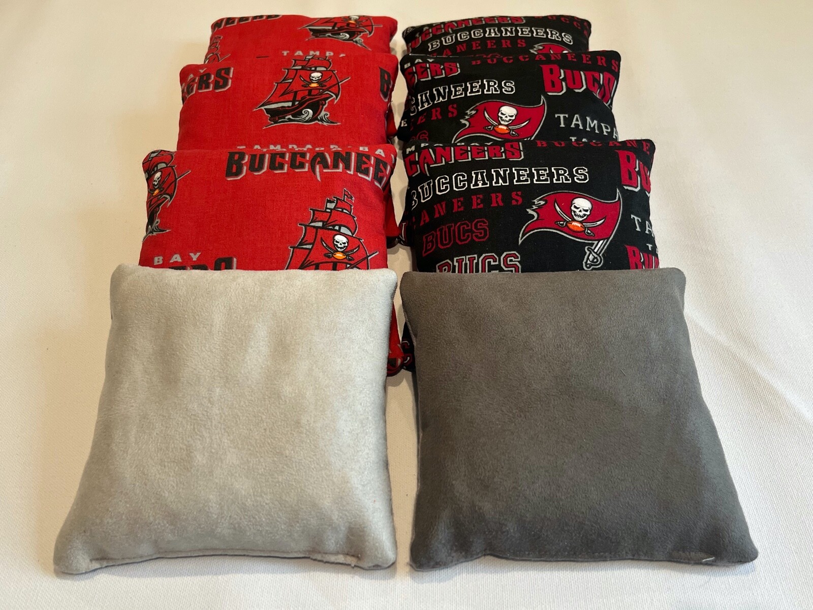 TAMPA BAY BUCCANEERS CORNHOLE BEAN BAGS 8 STICK AND SLICK STOP GO RESIN FILLED