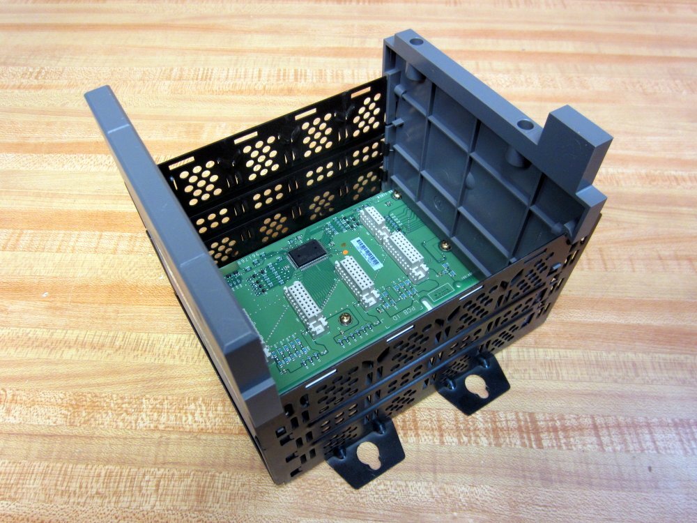 Allen Bradley 1746-A4 4-Slot Rack 1746A4 Ser B Black Metal Housing