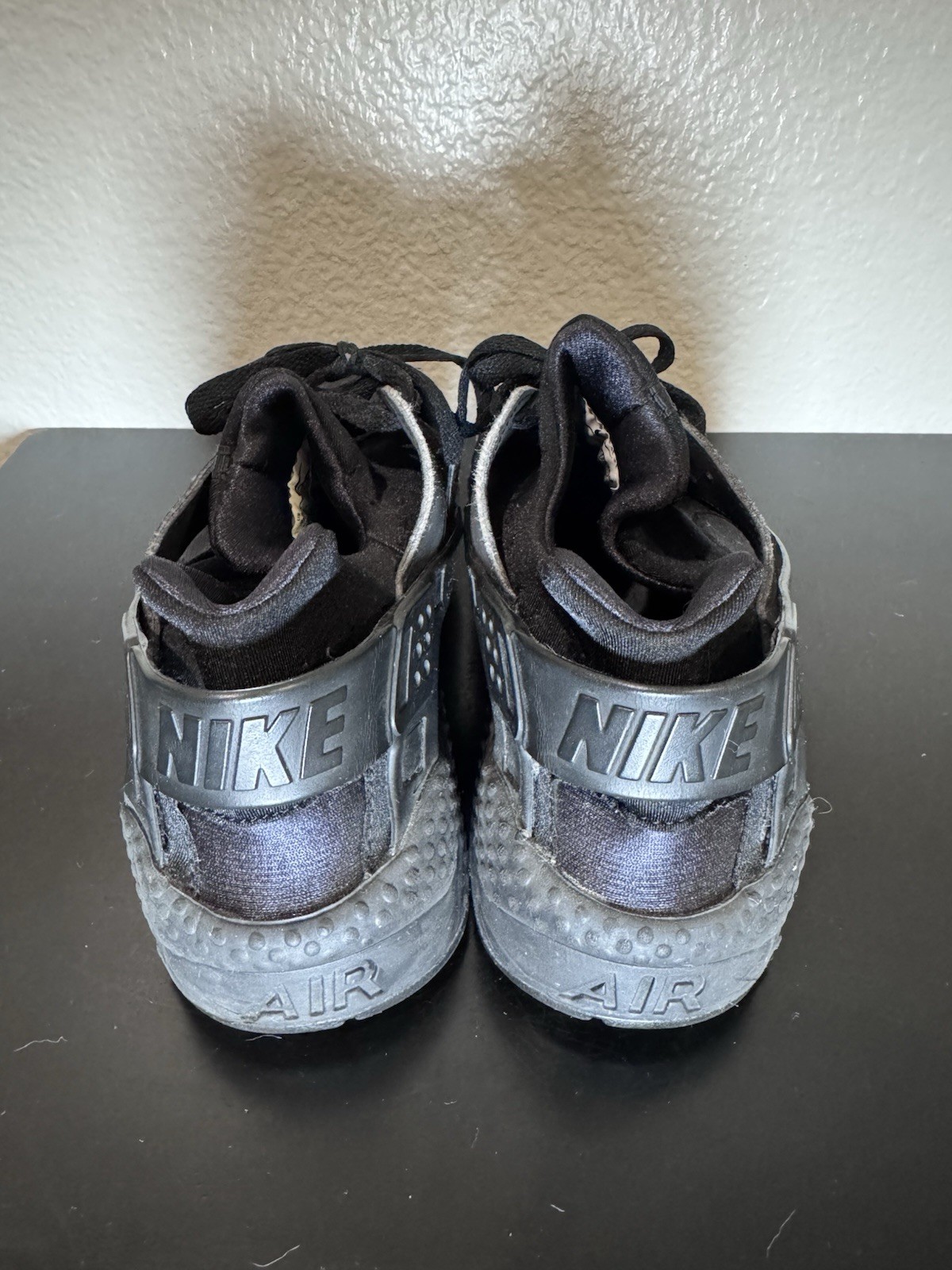 All Black Nike Huarache Shoes Size 9.5