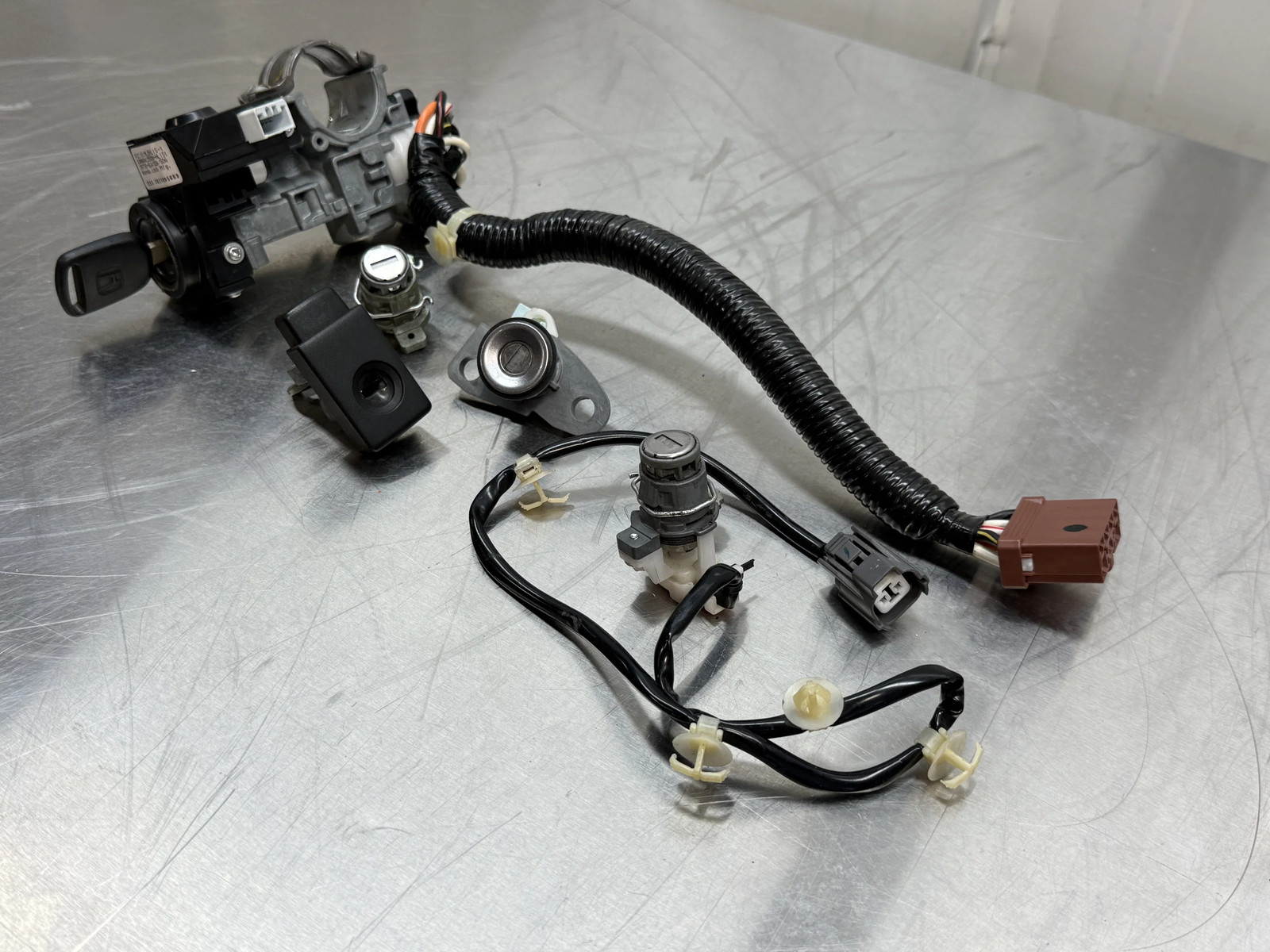 EB1461 2007 07 HONDA S2000 IGNITION KEY CYLINDER LOCK SET