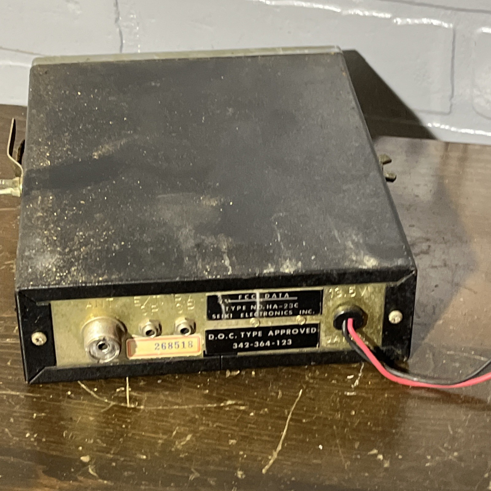 Audiovox MCB-1000 CB Radio Transceiver 23 Channel - Powers On
