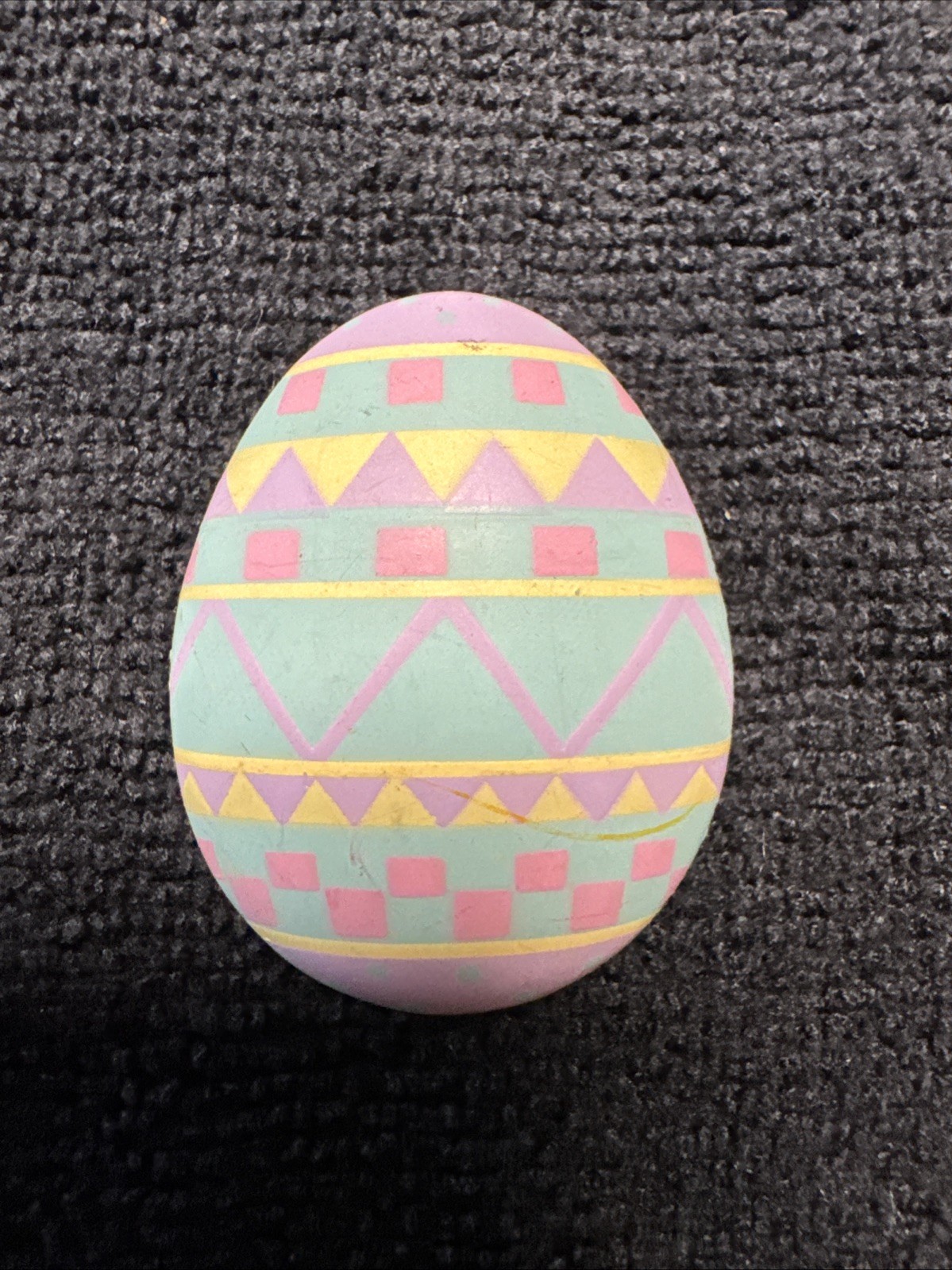 1987 Hallmark Easter Lapel Pin Paster Egg Geometric Pattern NICE