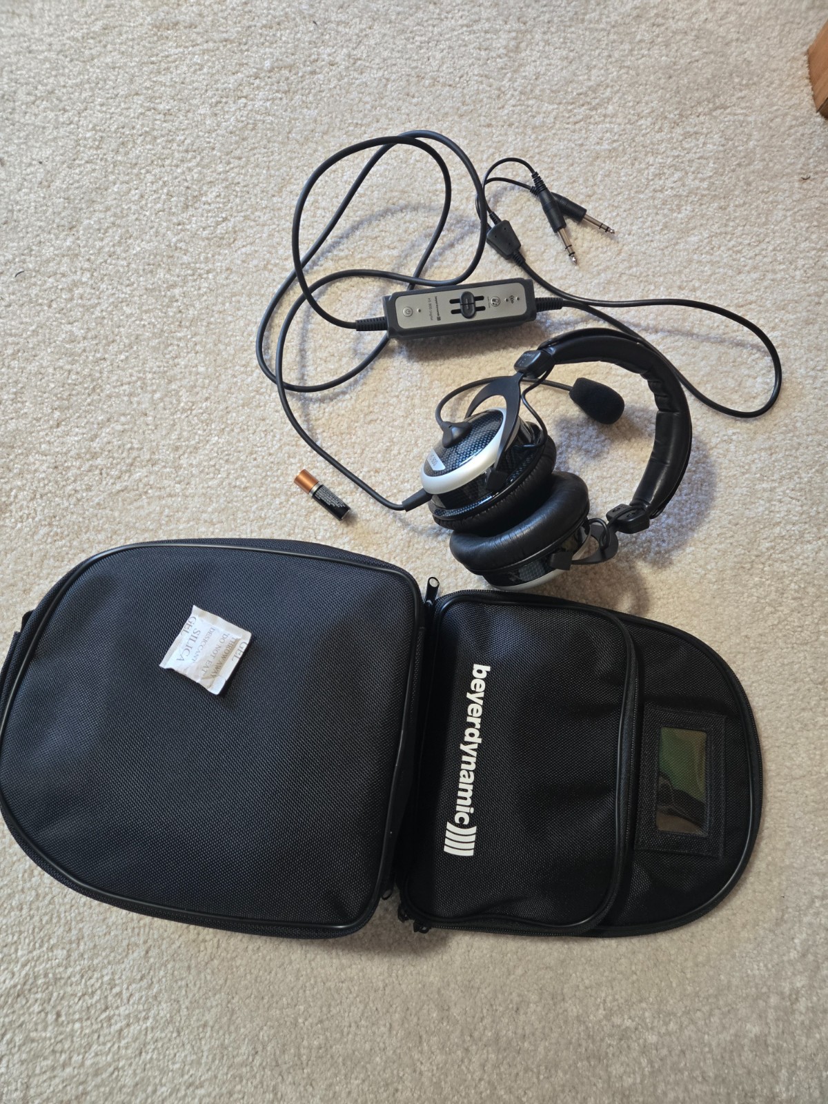 active noise cancelling aviation headset