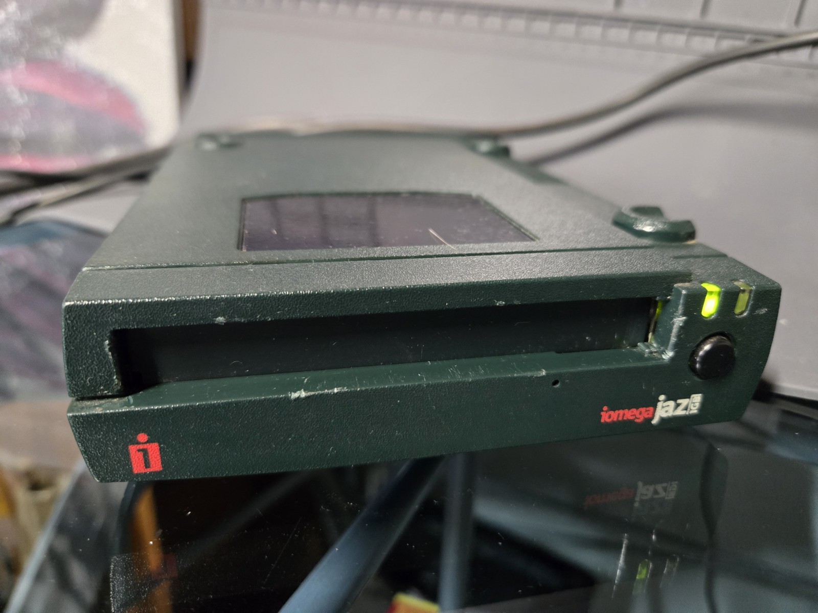 Iomega Jaz 1GB External SCSI Drive (V1000S) + Sun  SCSI Adapter – Powers On