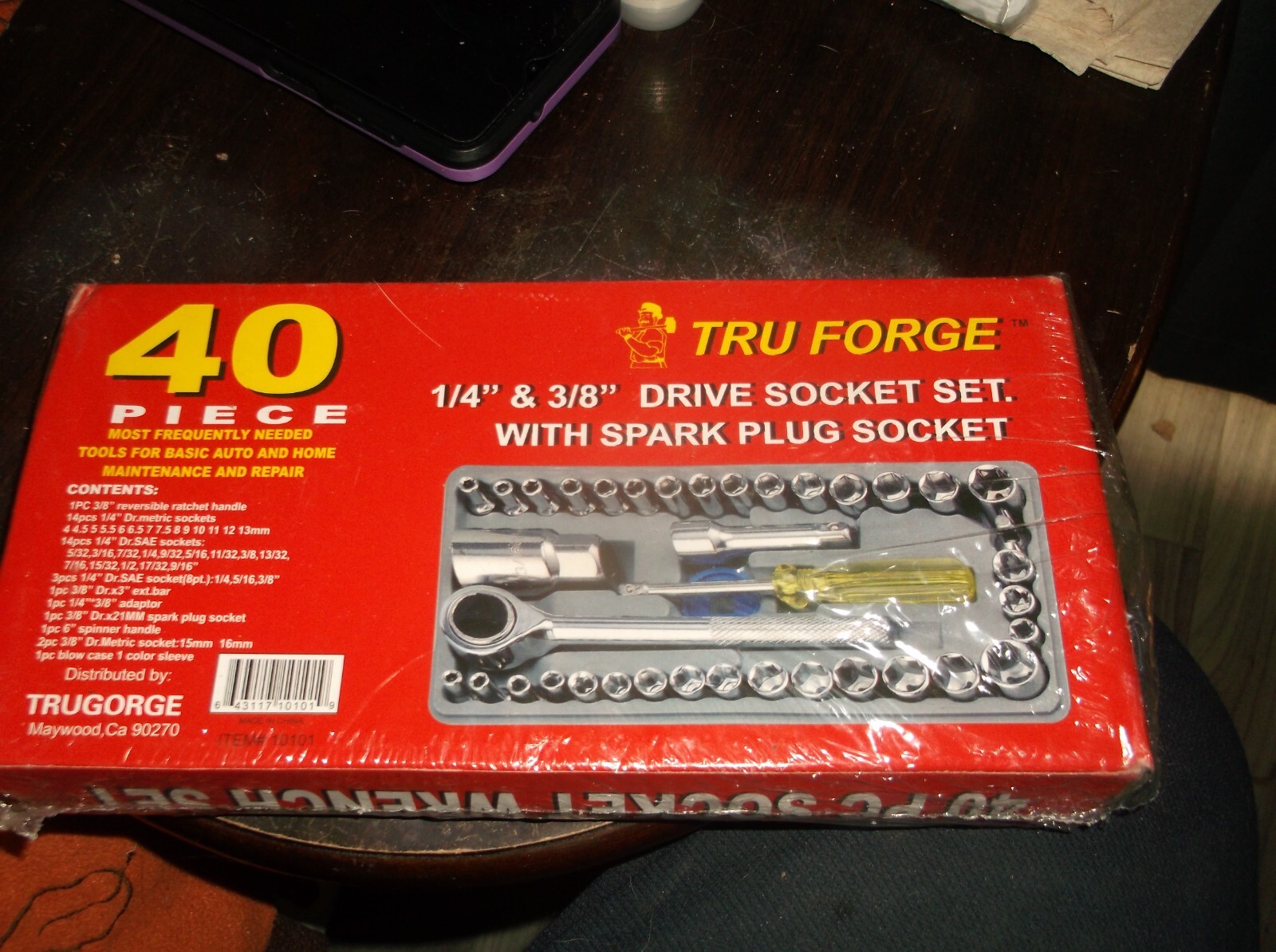 TRU FORGE 1/4"& 3/8" Drive 40 Piece Socket Wrench Set WITH SPARK PLUG SOCKET