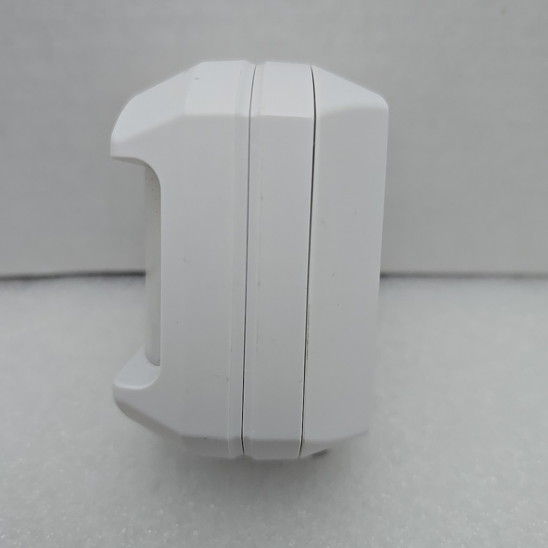 Vivint Wireless Motion Detector V-PIR2-345 New Open Box.