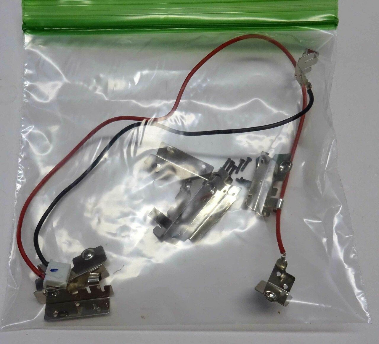 Roland Juno DS Series Battery Compartment Connectors