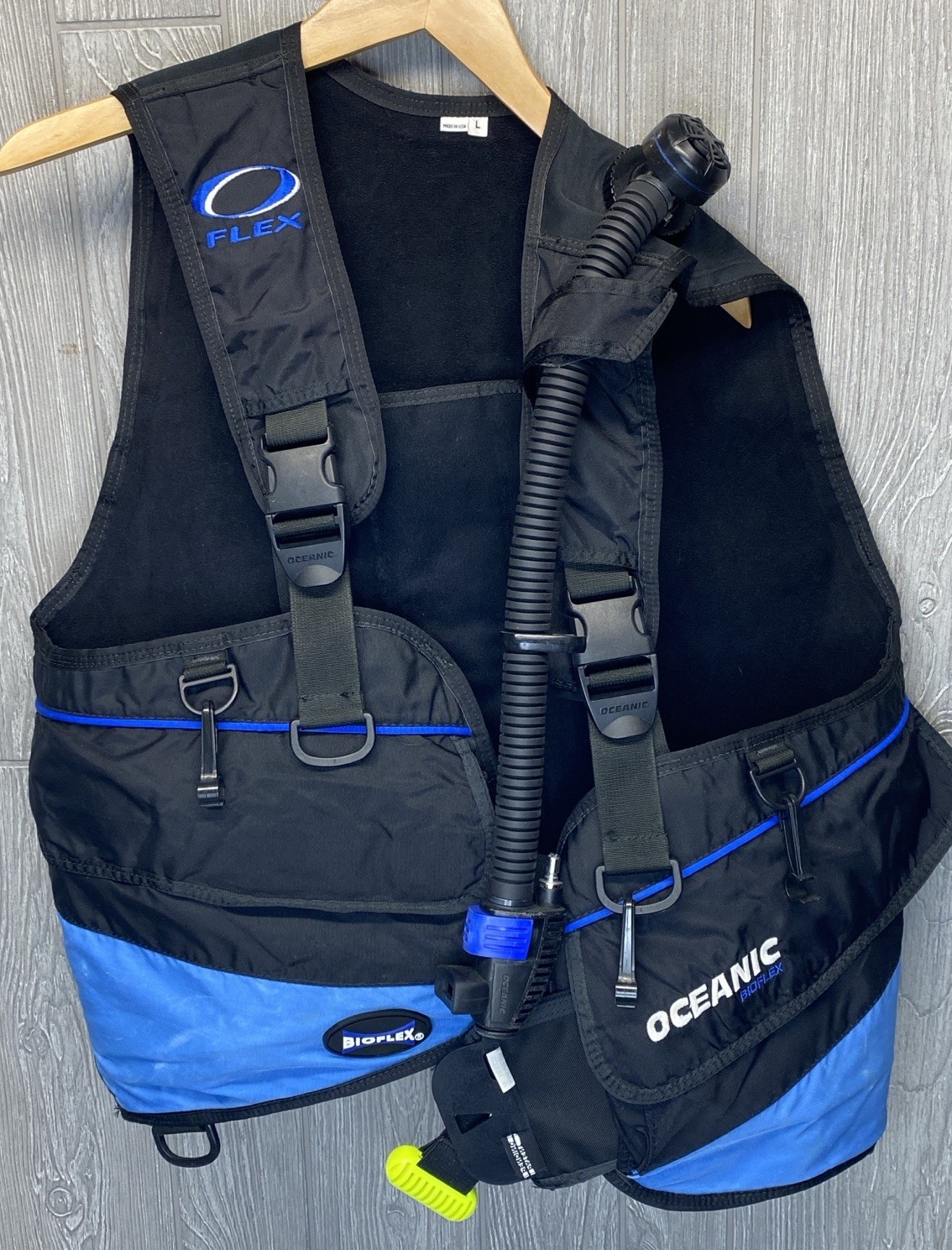 Oceanic Delta Scuba Gear Package Regulator Set Blue Vest Size Large Untested