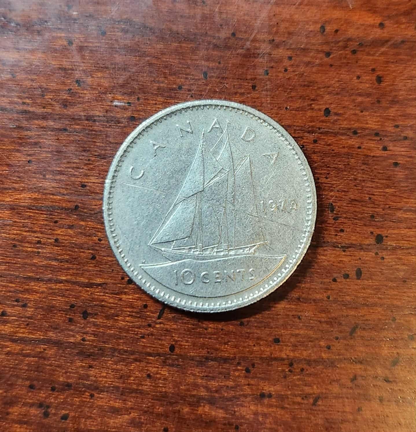 Canada 10 Cent Coin 1975 Queen Elizabeth II