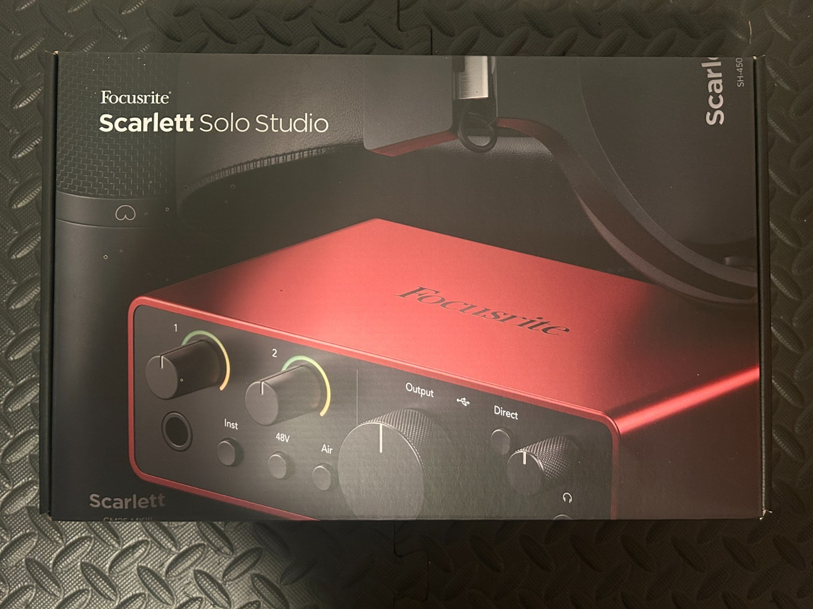 Scarlett Solo Studio 4th Gen - Lightly Used Complete in Box