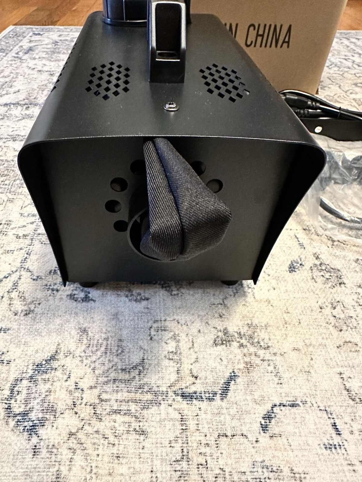 Snow Machine, 1200W Wireless Remote Control Snow Maker Machine for Outdoors Port