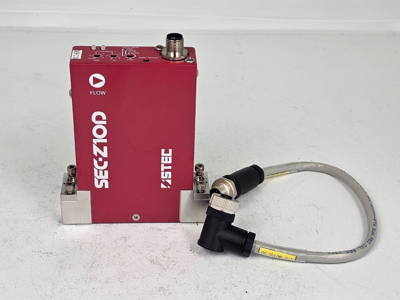 HORIBA STEC SEC-Z11DM H2 1SLM MASS FLOW CONTROLLER / MFC