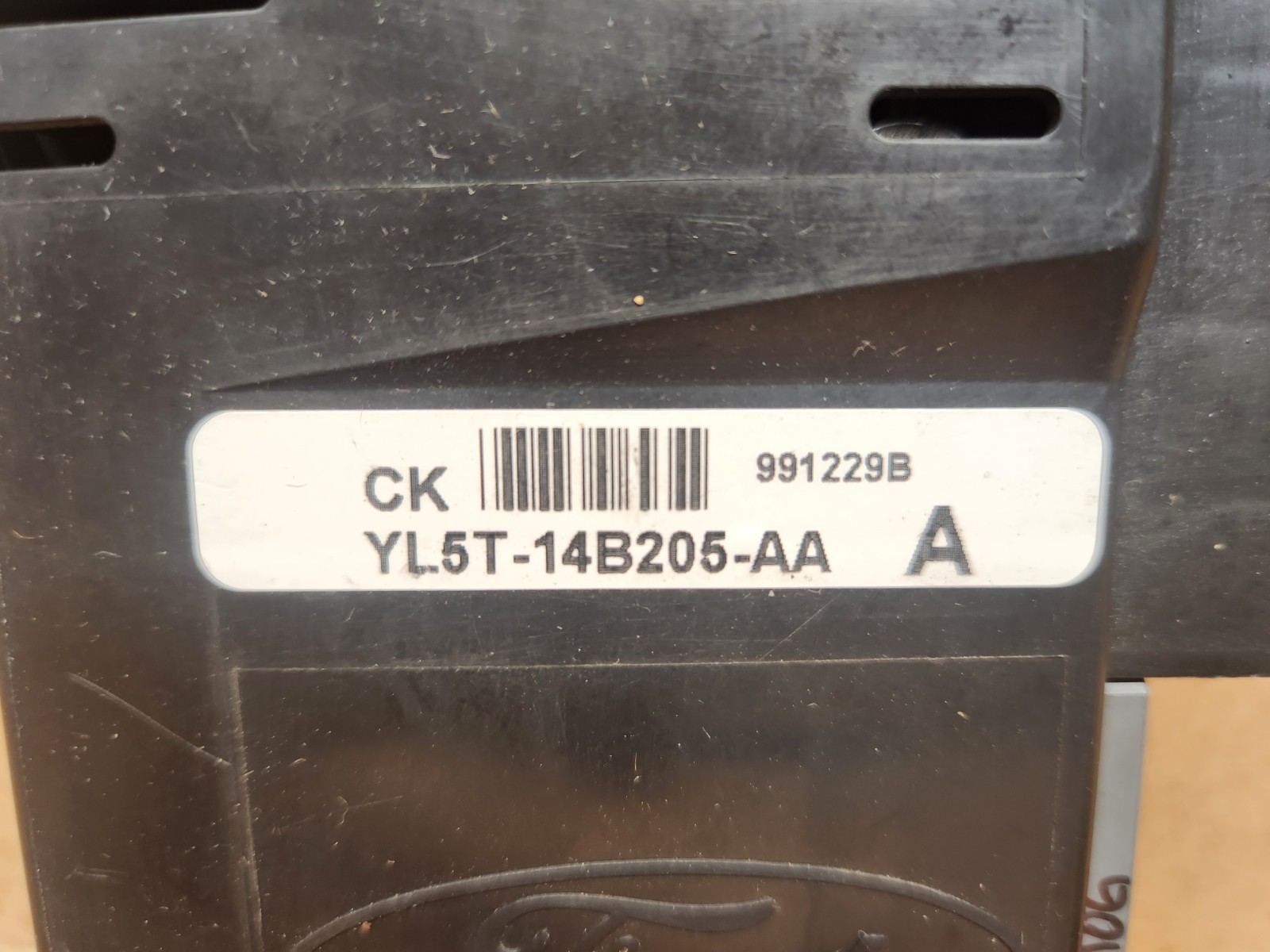 1999-2000 Ford Ranger GEM Module Part# YL5T-14B205-AA