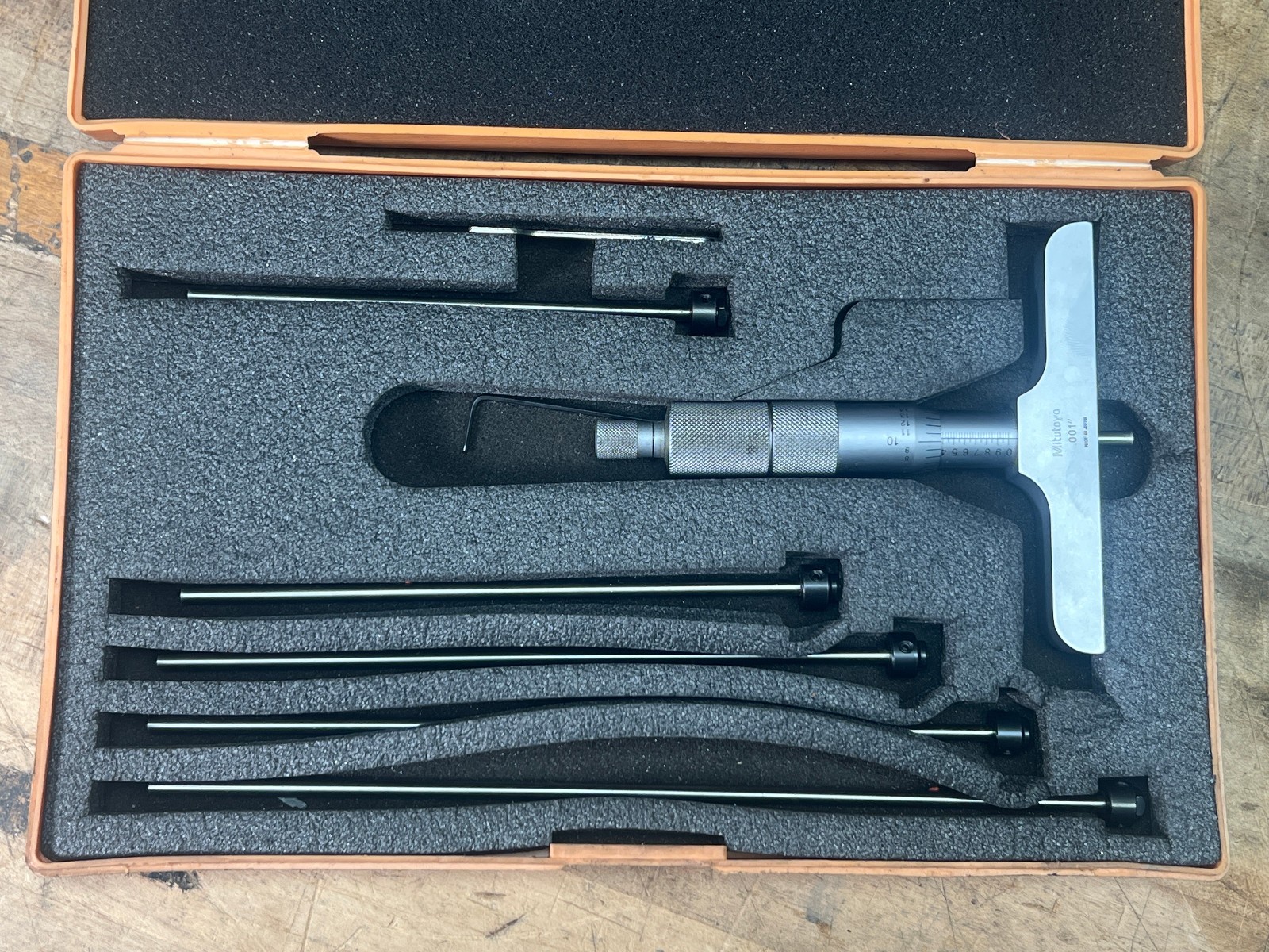 MITUTOYO DEPTH MICROMETER NO. 129-132 DMC 4-6"