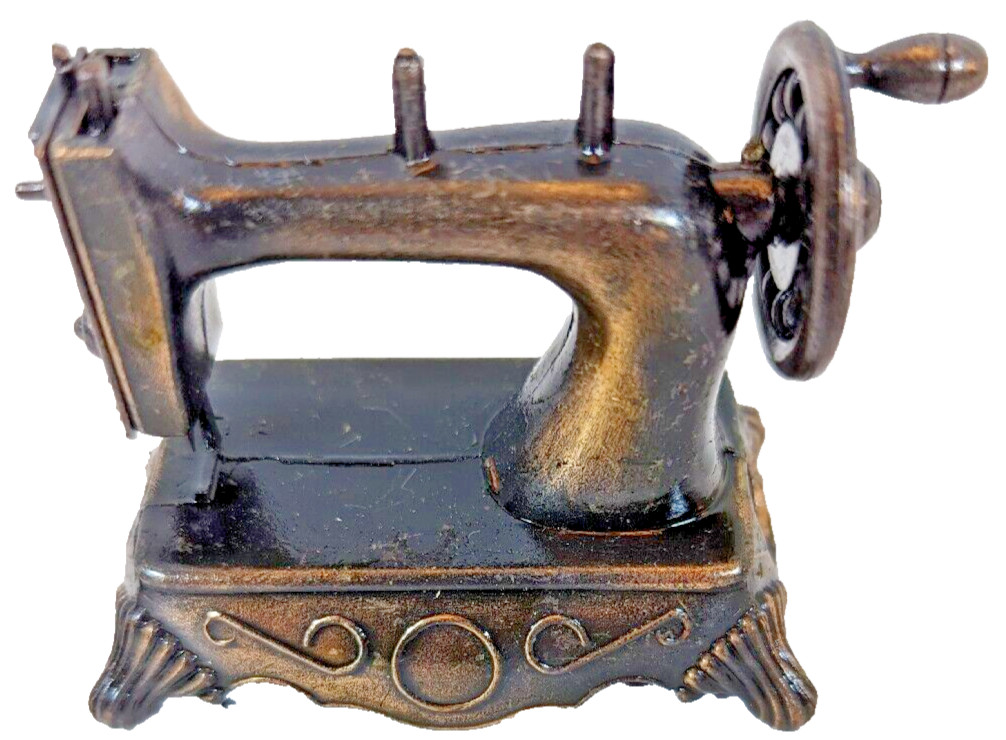 Vintage 70s Sewing Machine Die-Cast Pencil Sharpener In Original Box