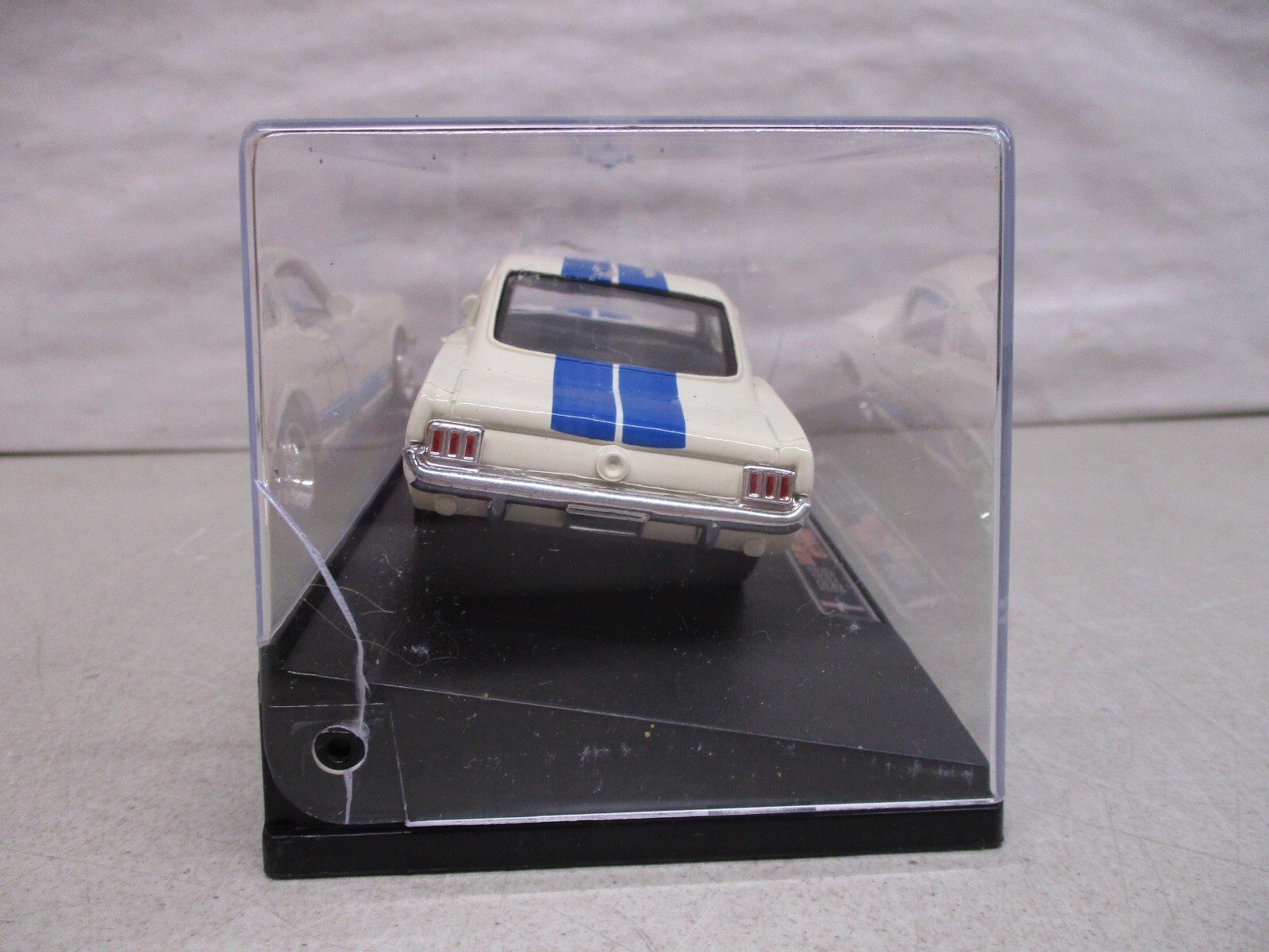 Newray 1966 Mustang GT350 1/32 White with Blue Stripe
