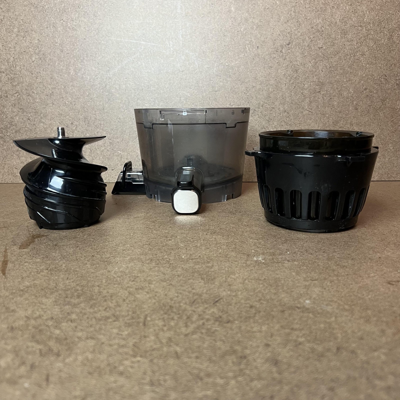 Hurom Silvercrest SMWC 700 A4 Masticating Juicer Black Cold Press Vegetable