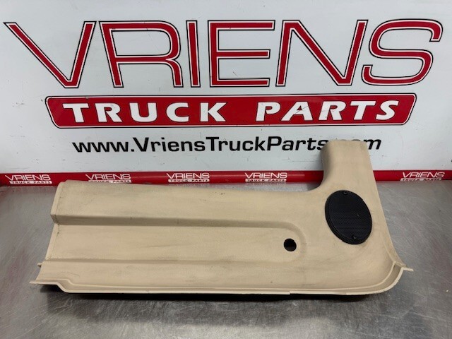 KENWORTH  S60-1485-01632R TRIM-B PILLAR RH
