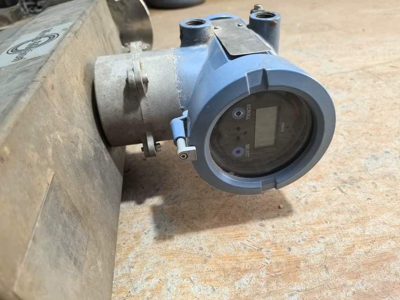 Micro Motion F200 Flow Sensor Used 1PCS