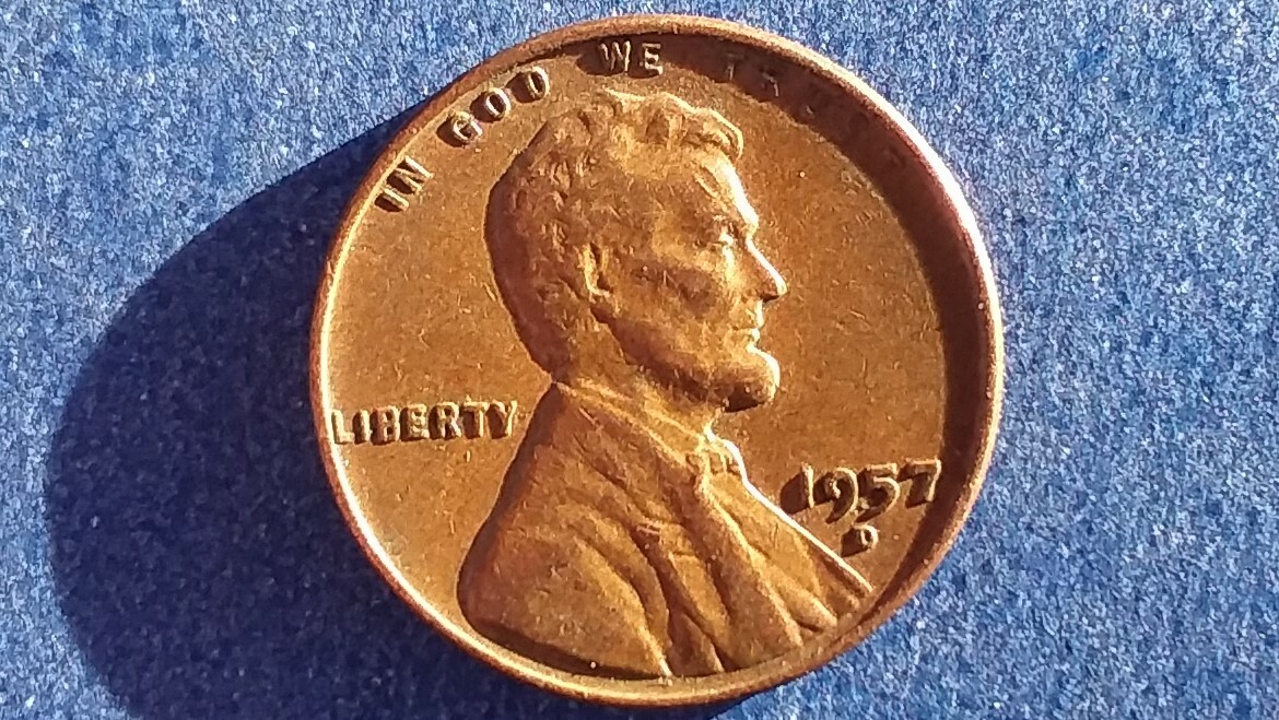 1957-D Circulated Lincoln Wheat Cent, Ships Free.
