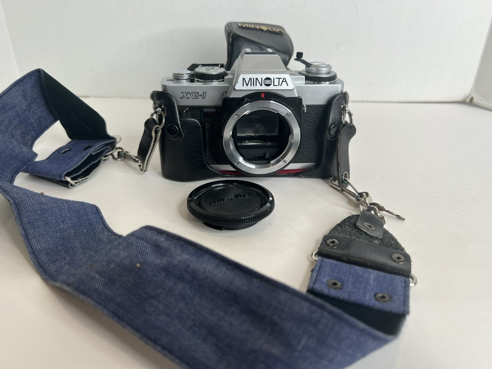 Minolta XG-1 35mm SLR Film Camera Body , Clean With Strap And Case