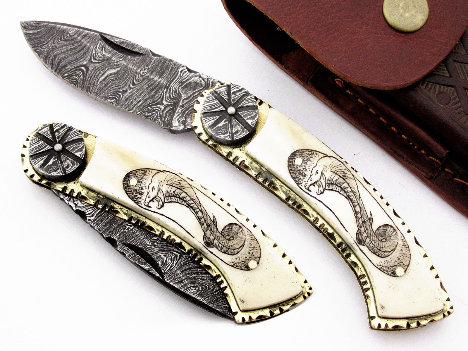 HAND SCRIMSHAW COBRA DAMASCUS POCKET FOLDING KNIFE CAMEL BONE COLLECTIBLE KNIFE