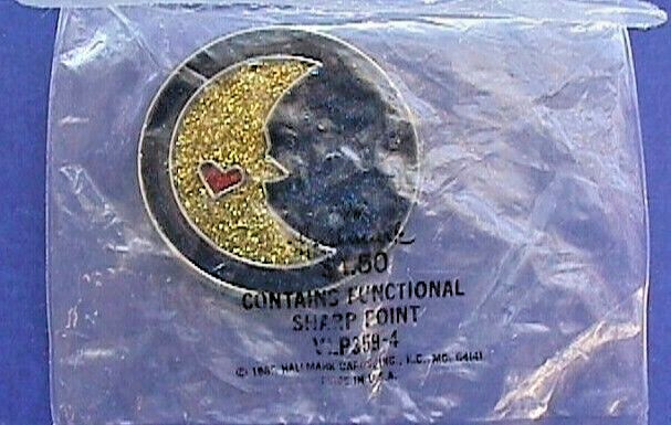 Hallmark PIN Valentines Vintage MAN IN MOON Heart Gold Glitter 1983 NEW MIP