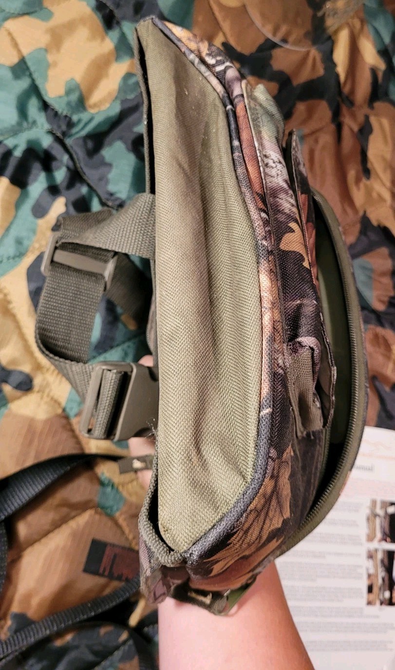 Black Ash Tree Stand Wingman With Camo Wast Pack