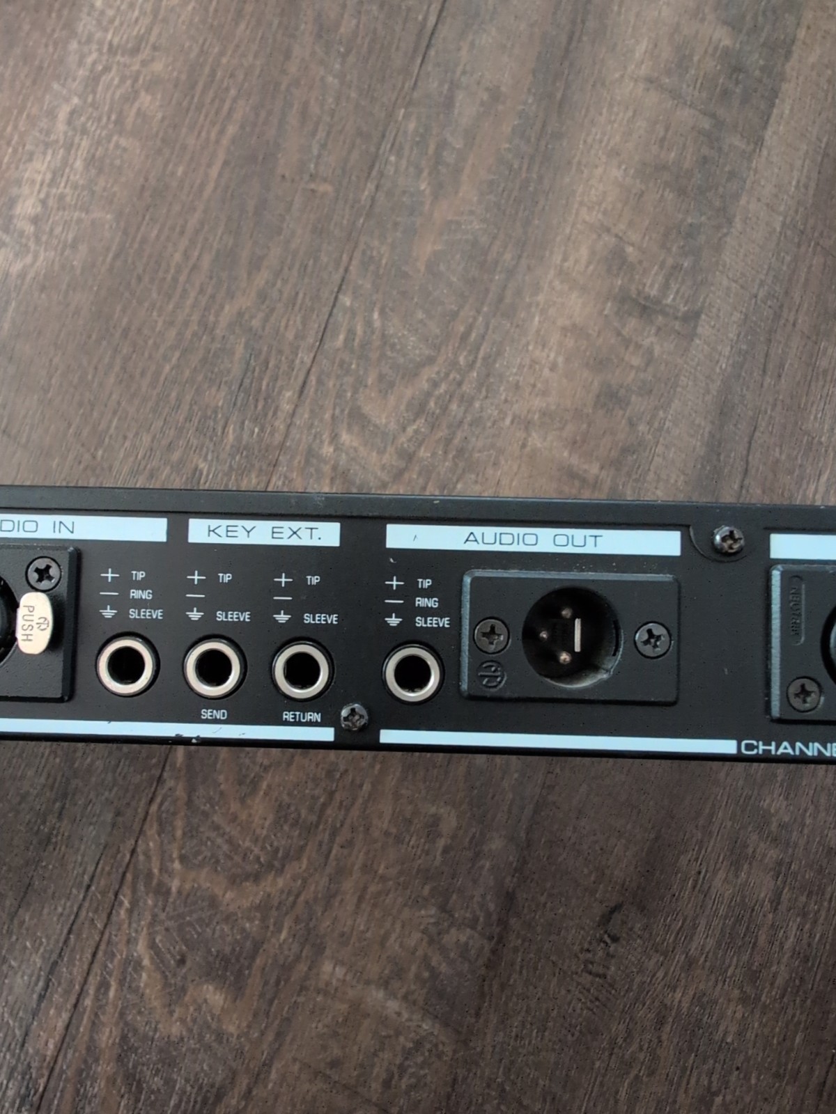 Used Behringer Intelligate XR 2000 TESTED Working