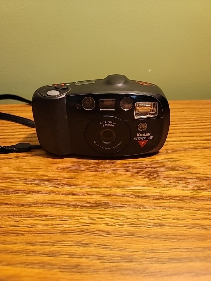 Kodak Star 35Z Black Auto Exposure Auto Focus 35mm Film Point & Shoot Camera