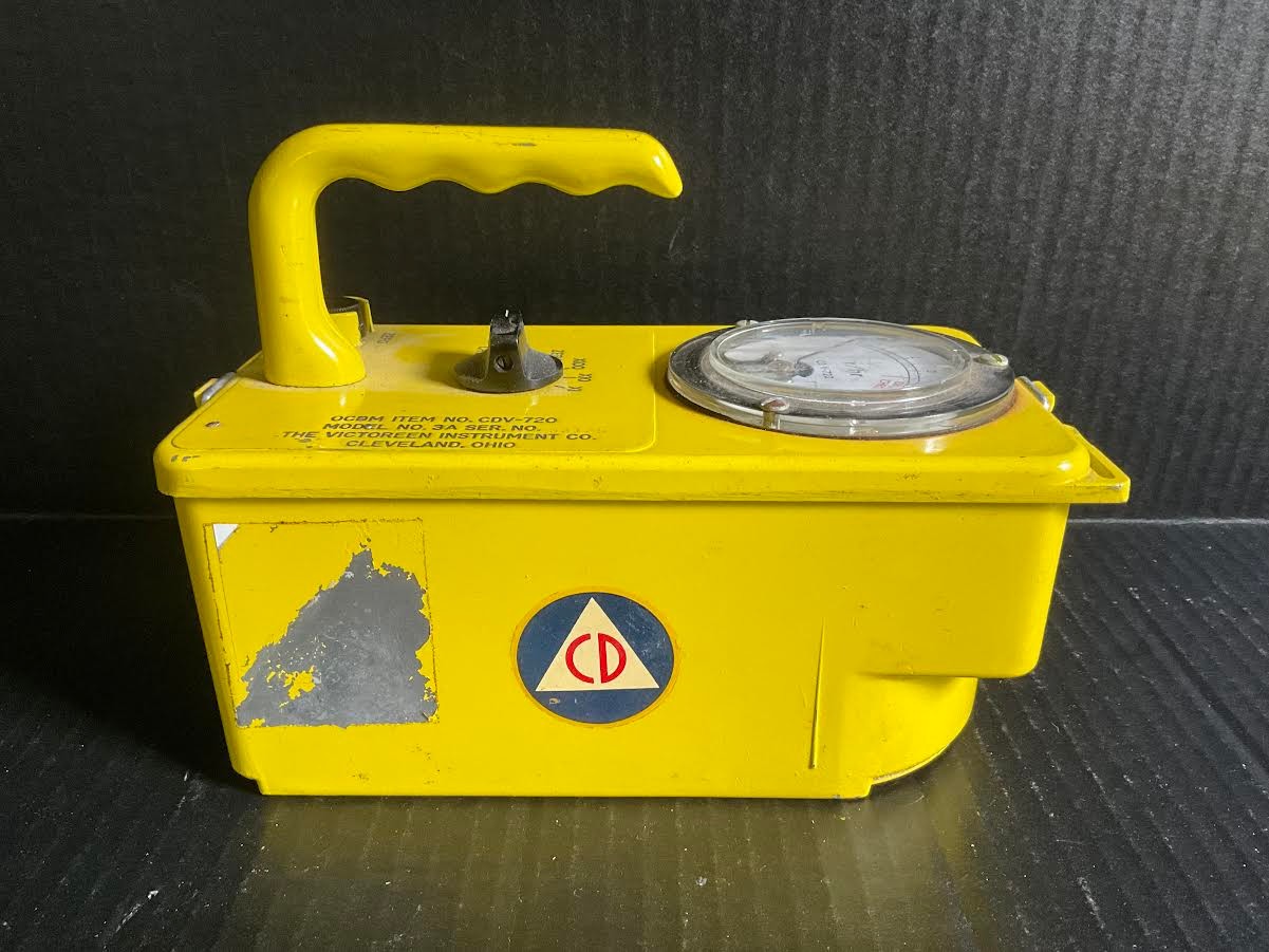 VICTOREEN INSTRUMENT CDV-720 MODEL 3A RADIOLOGICAL SURVEY METER